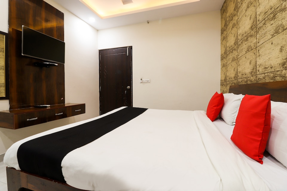 Capital O 48322 Hotel Highway View, Airport Lucknow, Lucknow