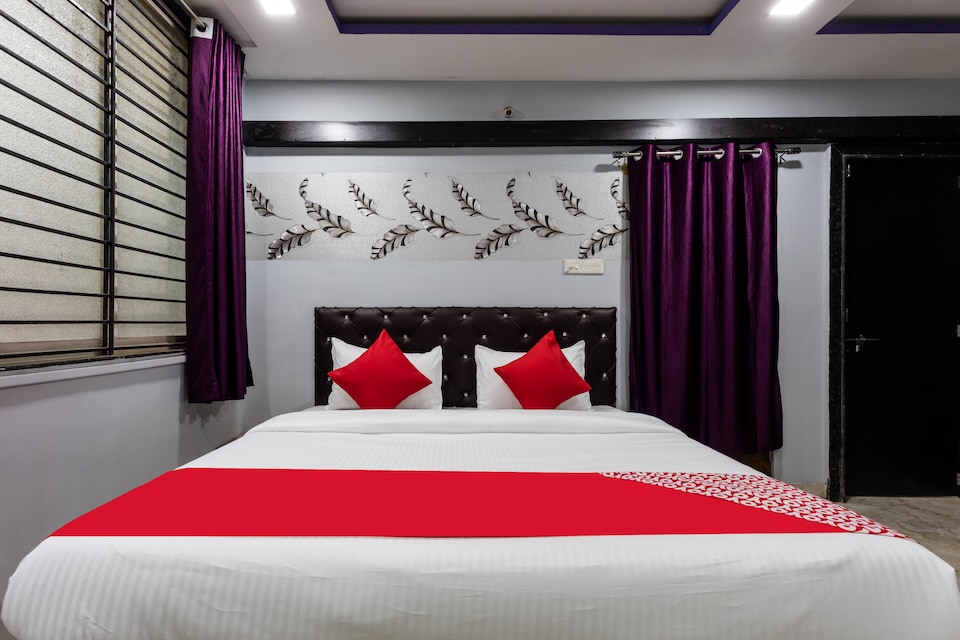 OYO 48328 The ambrosia Hotel, Bapat Squre, Indore