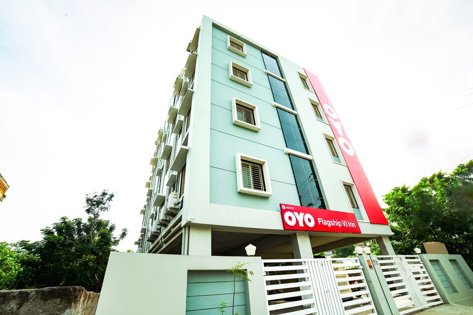 OYO Flagship 48336 Vj Inn Nagamalli Thota, Ramaraopet Kakinada, Kakinada