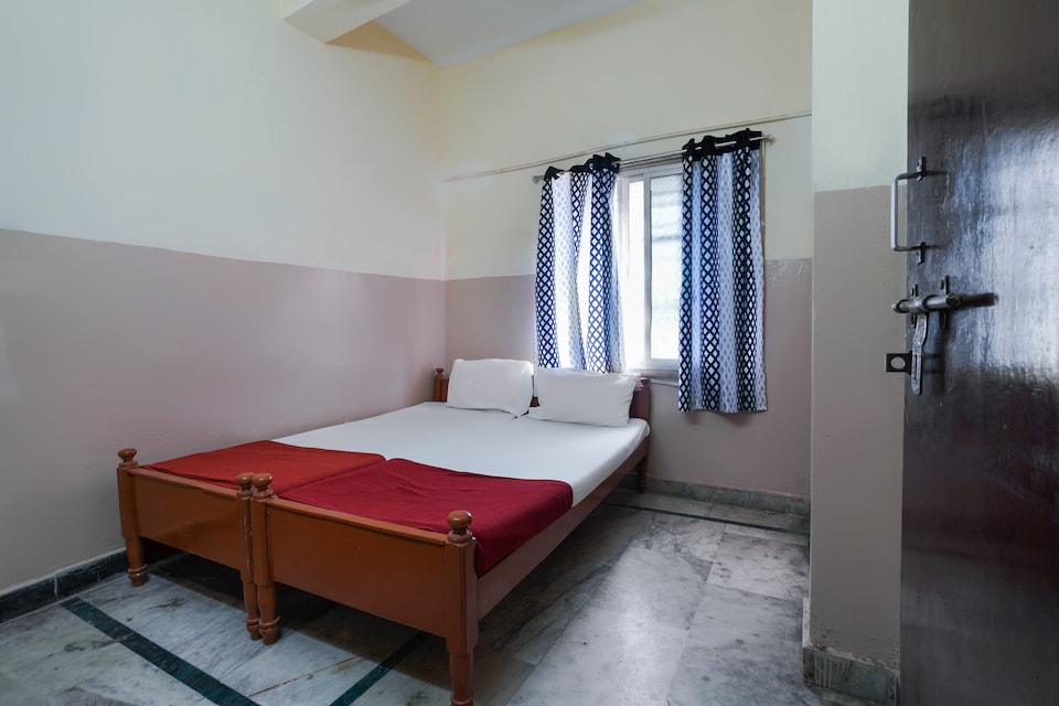 SPOT ON Sri Sai Lohith Lodge Near Snow World, Secunderabad, Hyderabad