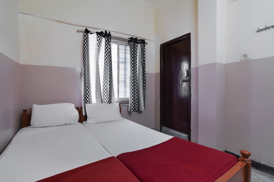 SPOT ON Sri Sai Lohith Lodge Near Snow World, Secunderabad, Hyderabad