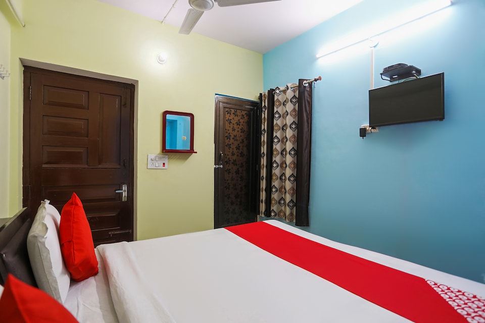OYO 48350 The Rose Hotel, Rohtak, Rohtak