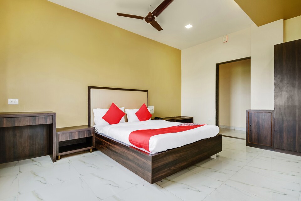 OYO 48352 Hotel Bhagyalaxmi, Satara, Satara