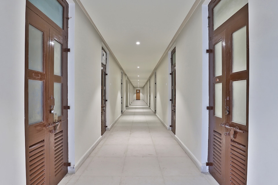 OYO 48390 Hotel Satkar, Somnath, Somnath