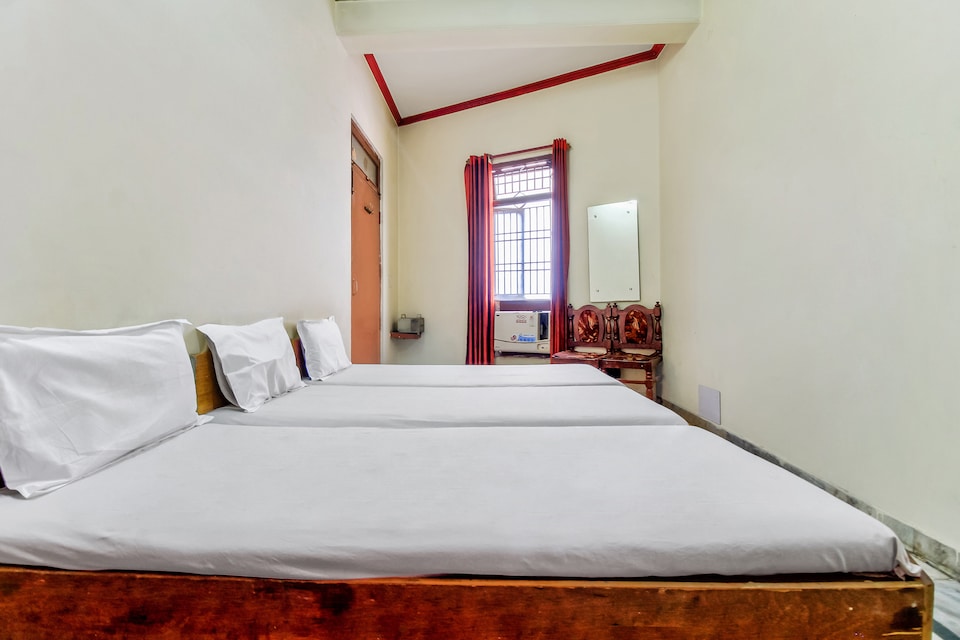 SPOT ON Hotel Sitaram Palace, Fatehabad Road, Agra