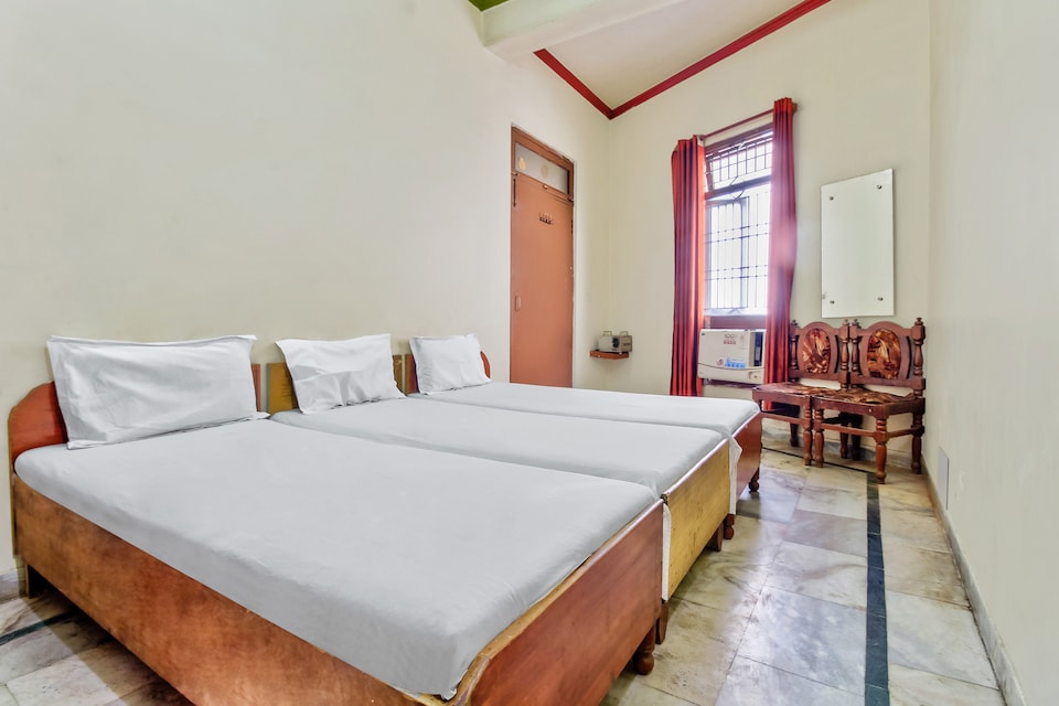 SPOT ON Hotel Sitaram Palace, Fatehabad Road, Agra