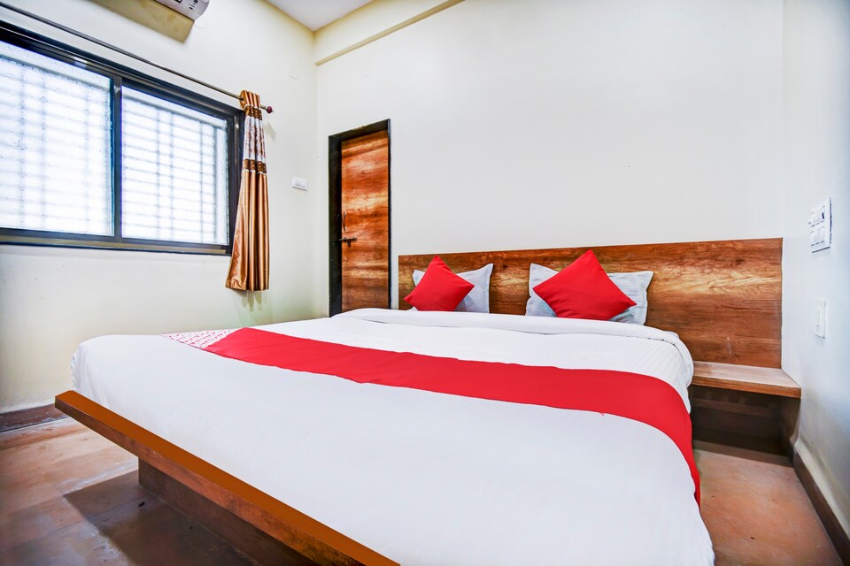 OYO 48404 Hotel Konark, Paratwada, Amravati