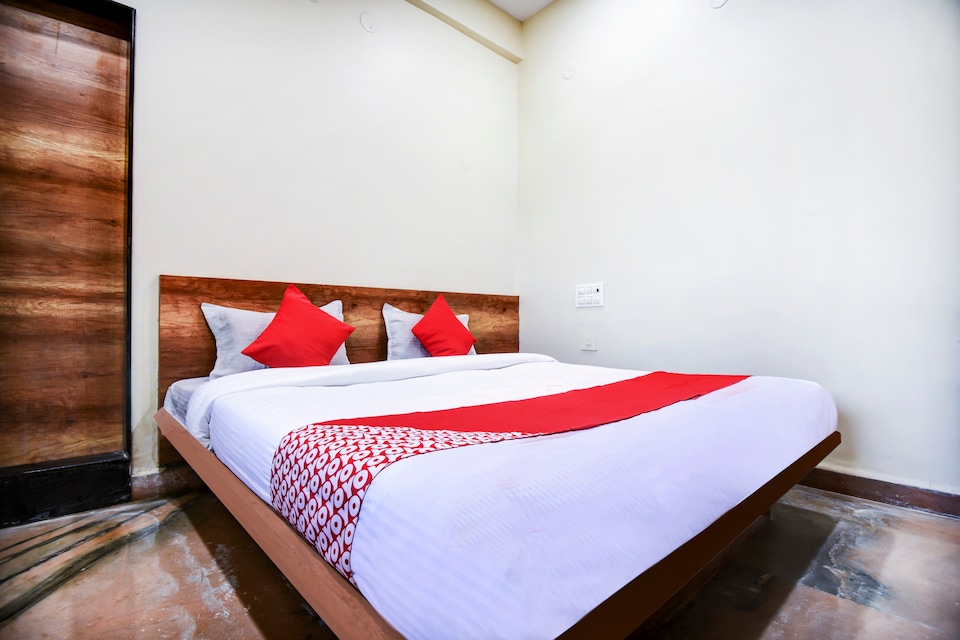 OYO 48404 Hotel Konark, Paratwada, Amravati
