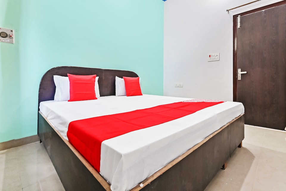 OYO Hotel Grace, Amroha, Amroha