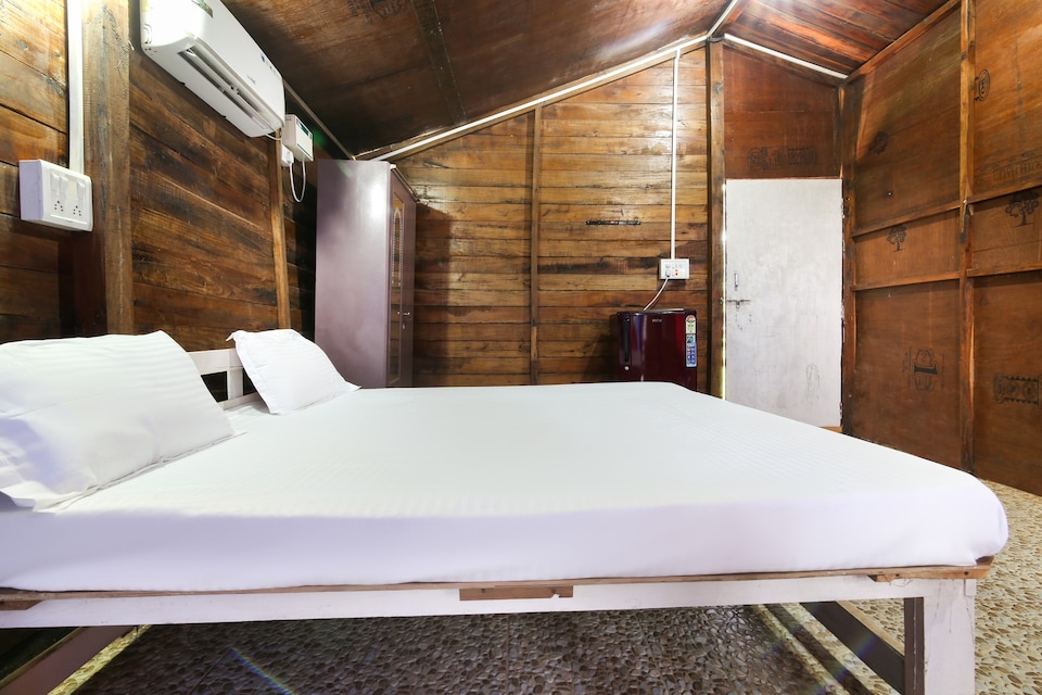 OYO 48430 Hotel Lavish, Ashven Arambol Goa, Goa