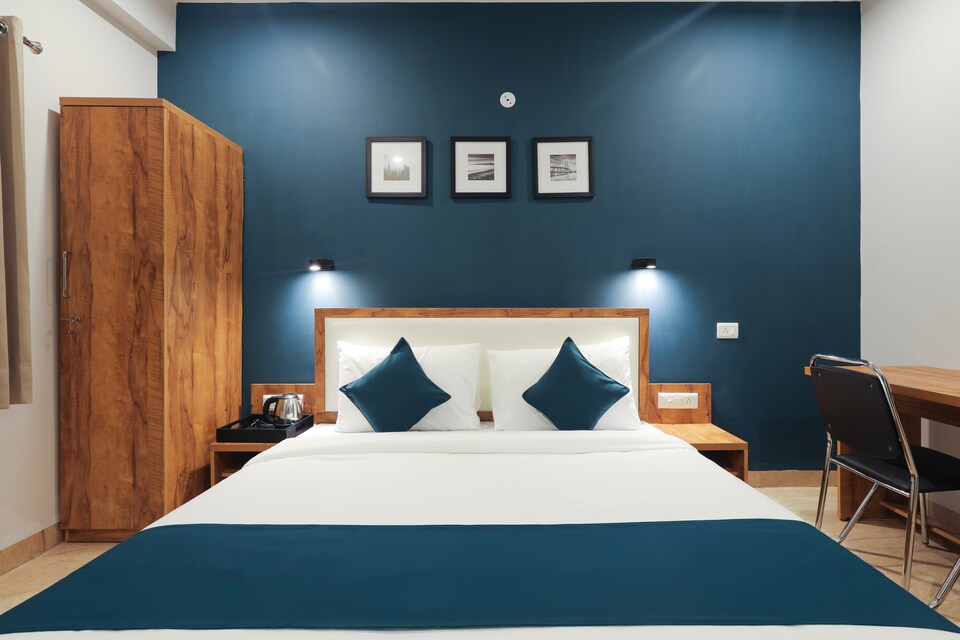 Silverkey Executive Stays 48442 Bombay Hospital Service Rd, Vijay Nagar Indore, Indore