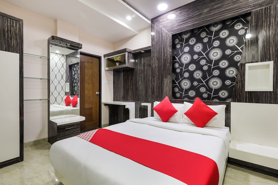 OYO 48468 Hotel Karnawat Palace, MG Road Indore, Indore
