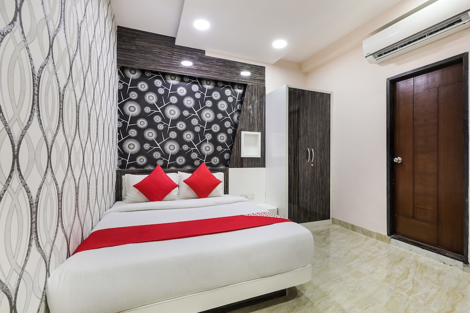 OYO 48468 Hotel Karnawat Palace, MG Road Indore, Indore