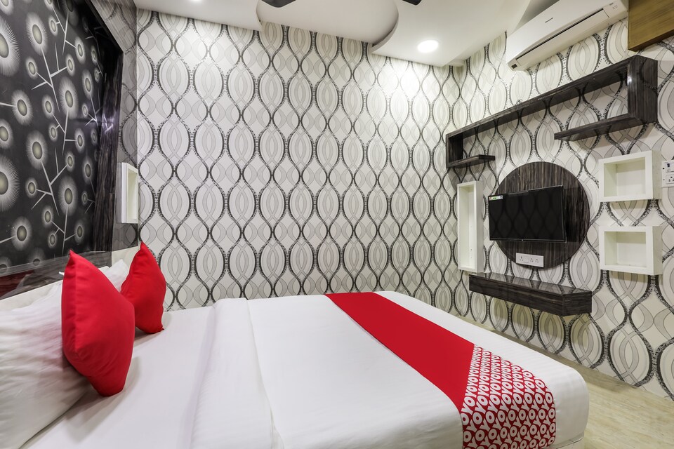 OYO 48468 Hotel Karnawat Palace, MG Road Indore, Indore