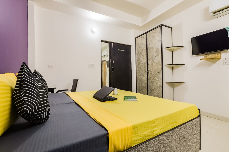 OYO LIFE NOD704 Amity University, Noida City, Noida