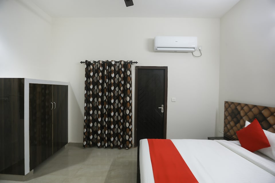 OYO 48478 Vp Homes , Greater Noida, Noida
