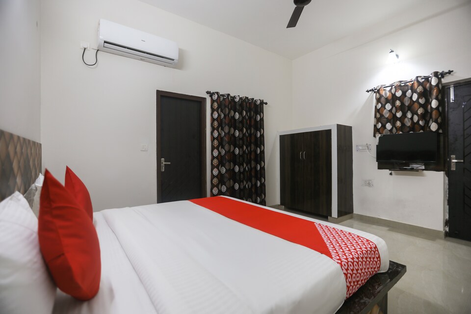 OYO 48478 Vp Homes , Greater Noida, Noida