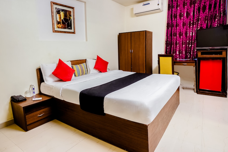 Capital O 48482 Hotel Tribecca Inn, Vastrapur Ahmedabad, Ahmedabad