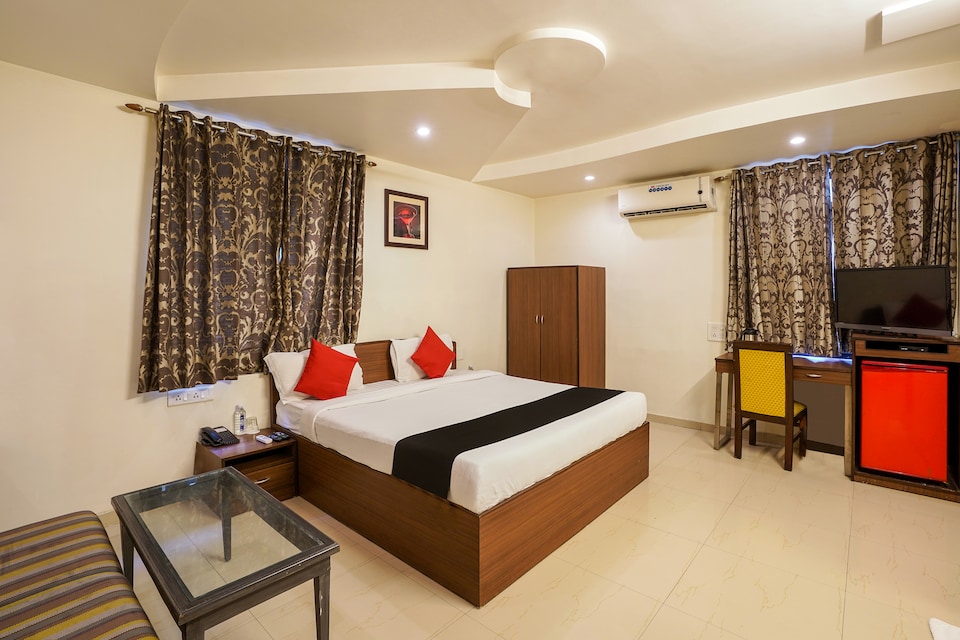 Capital O 48482 Hotel Tribecca Inn, Vastrapur Ahmedabad, Ahmedabad