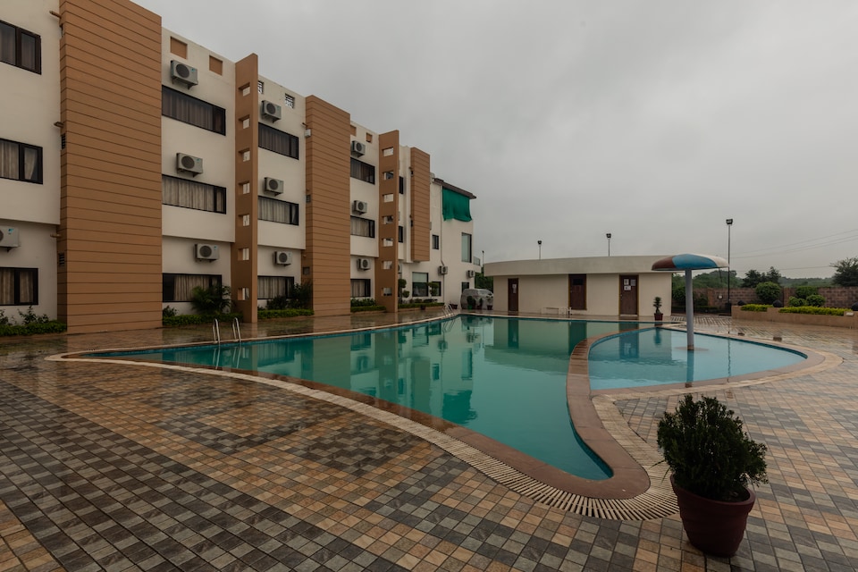 Palette - Hotel Vrindavan Greens, Neemuch, Neemuch