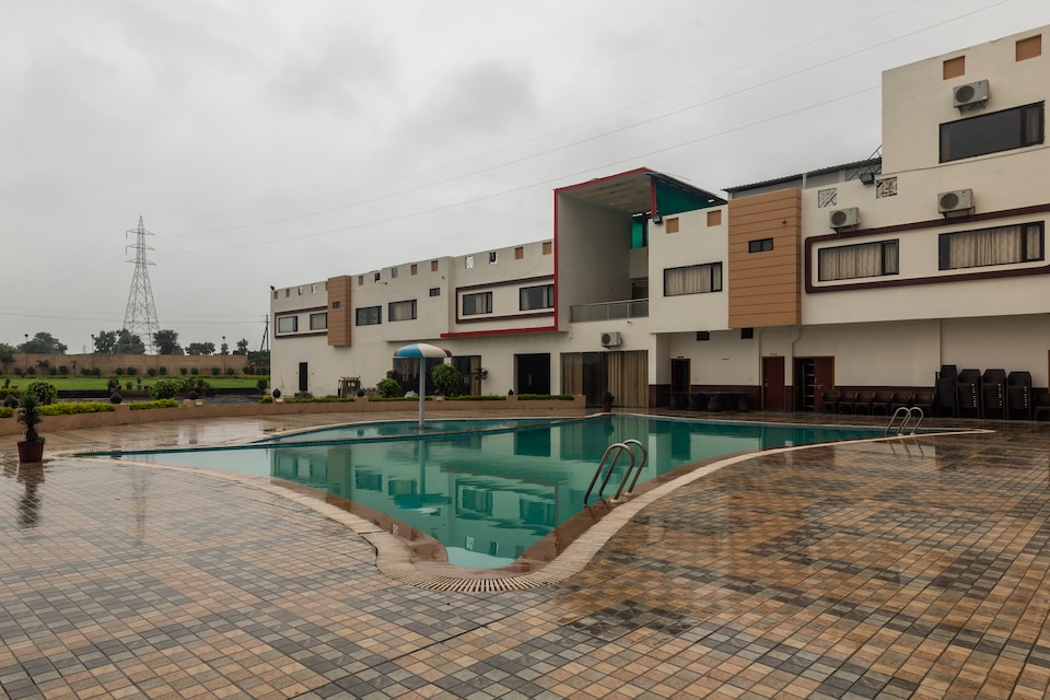 Palette - Hotel Vrindavan Greens, Neemuch, Neemuch