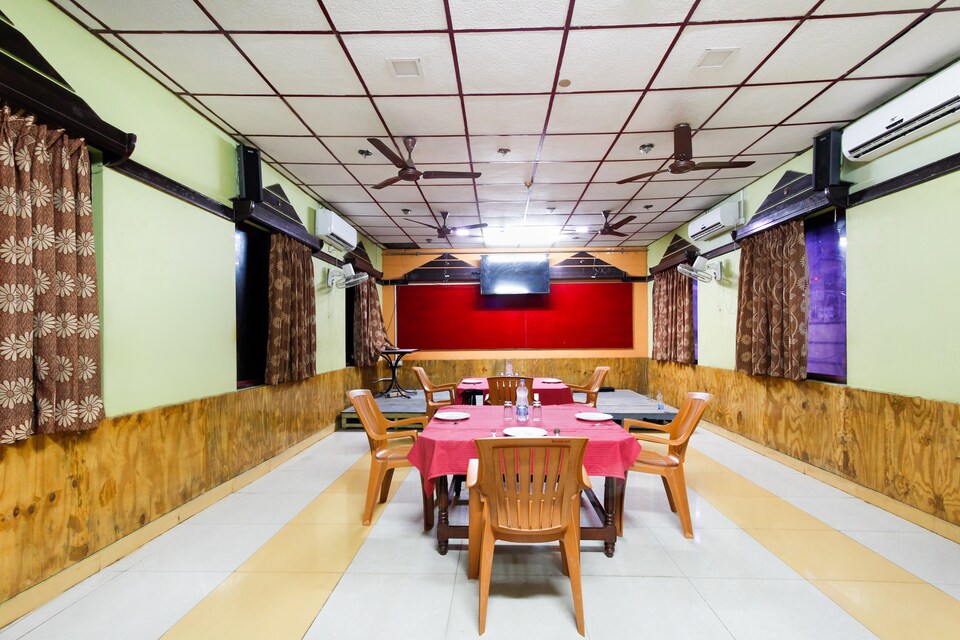 Capital O 48495 Hotel & Club Melaange, Erode-II, Erode