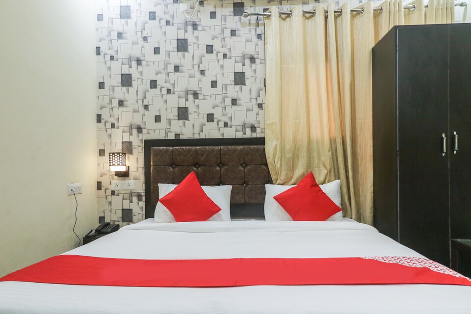 OYO 48509 Hotel Mittram, Cantonment, Varanasi
