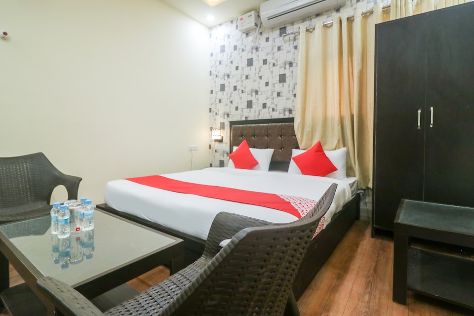 OYO 48509 Hotel Mittram, Cantonment, Varanasi
