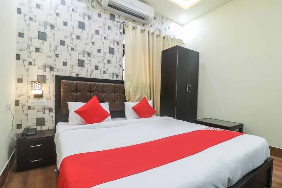 OYO 48509 Hotel Mittram, Cantonment, Varanasi