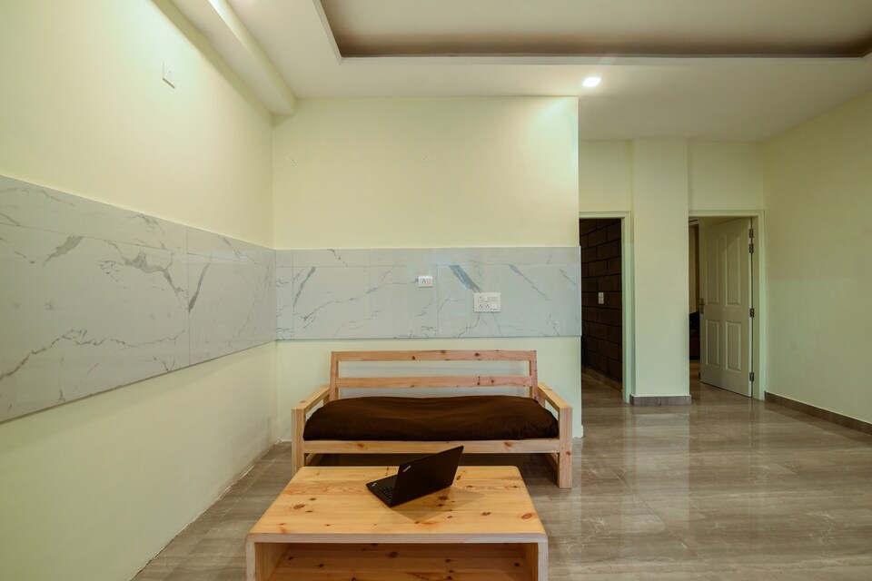 OYO Home 48518 Stylish 2bhk Apartment Kasauli, Kasauli, Kasauli