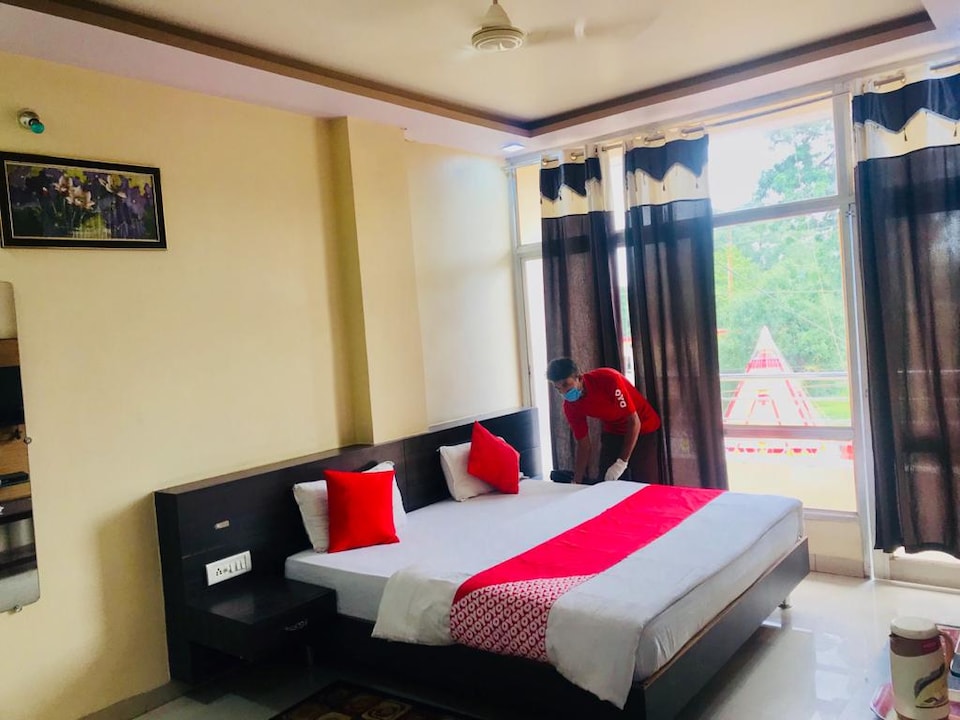 OYO 48533 Hotel Aarna Palace, Katni, Katni