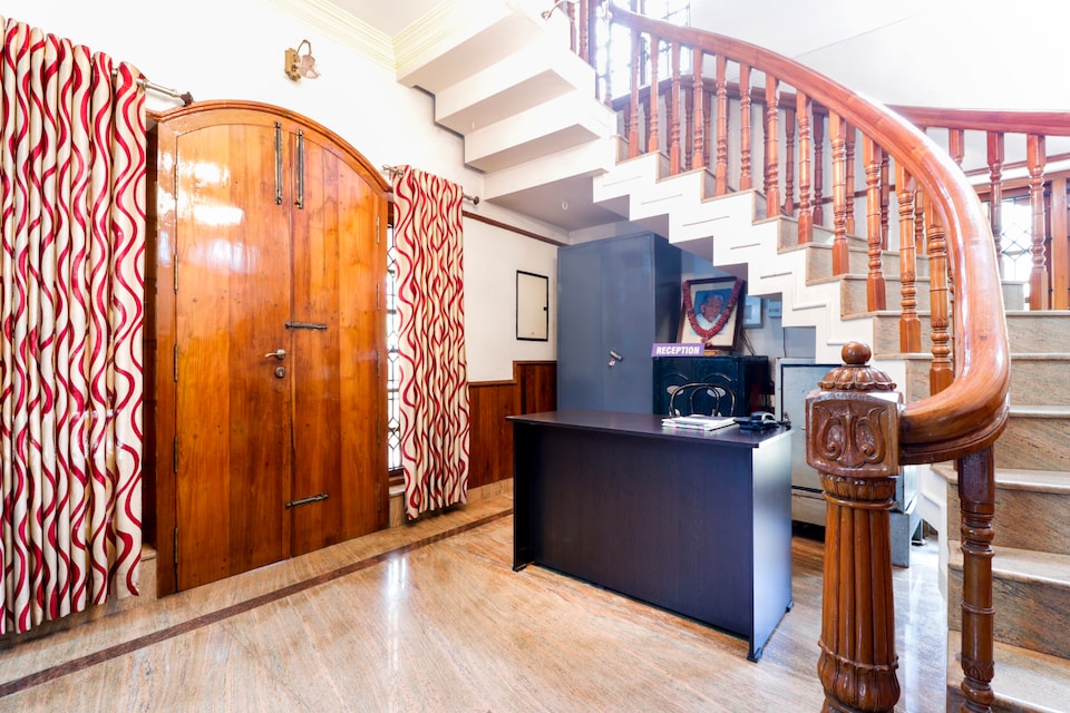 OYO 48548 Ayilyath Golden Residency, Thampanoor Trivandrum, Trivandrum