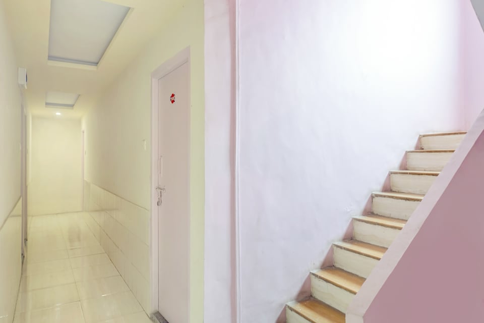 SPOT ON Shree Lodge, Hadapsar Pune, Pune