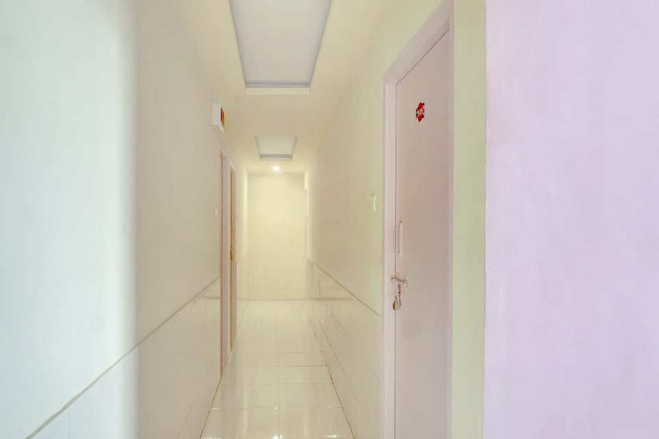 SPOT ON Shree Lodge, Hadapsar Pune, Pune