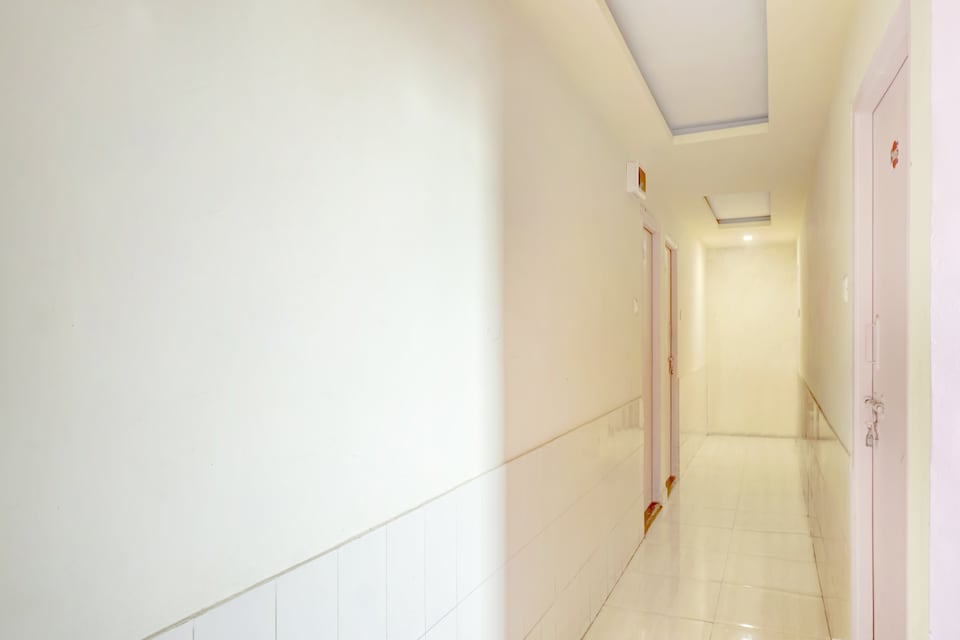 SPOT ON Shree Lodge, Hadapsar Pune, Pune