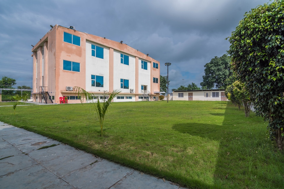 SPOT ON 48561 Era Garden, Fatehpur city, Fatehpur