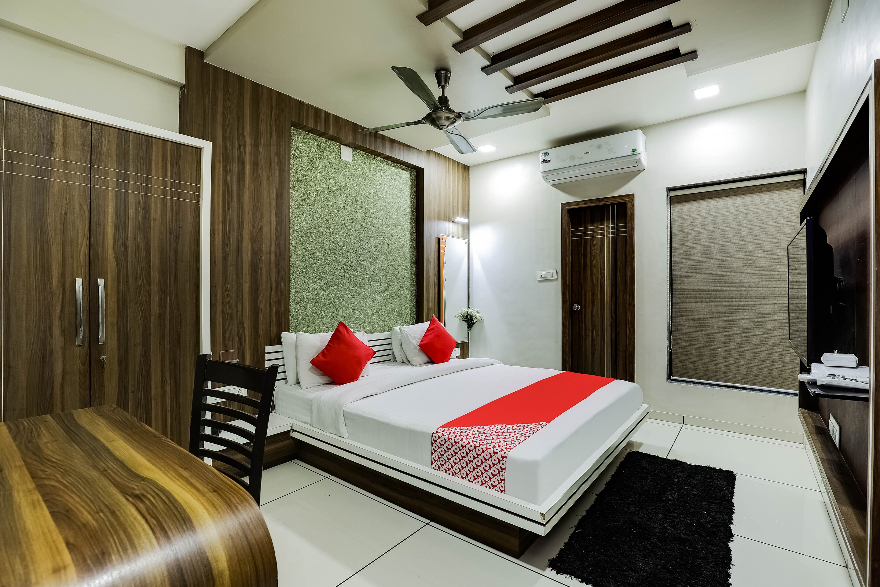 Hotels Morbi  Price start     1500