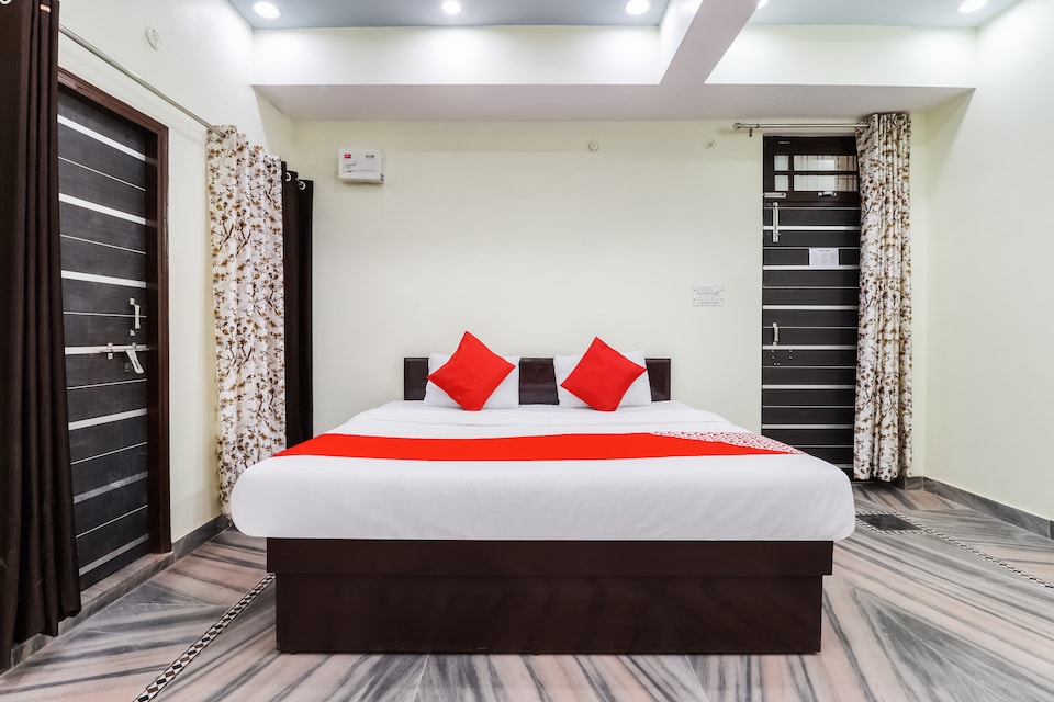 OYO 48575 Jagat Grand, Indira Nagar Lucknow, Lucknow