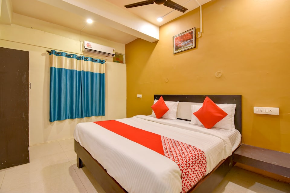 OYO 48599 Green Leaf Lodge, Tuljapur, Osmanabad