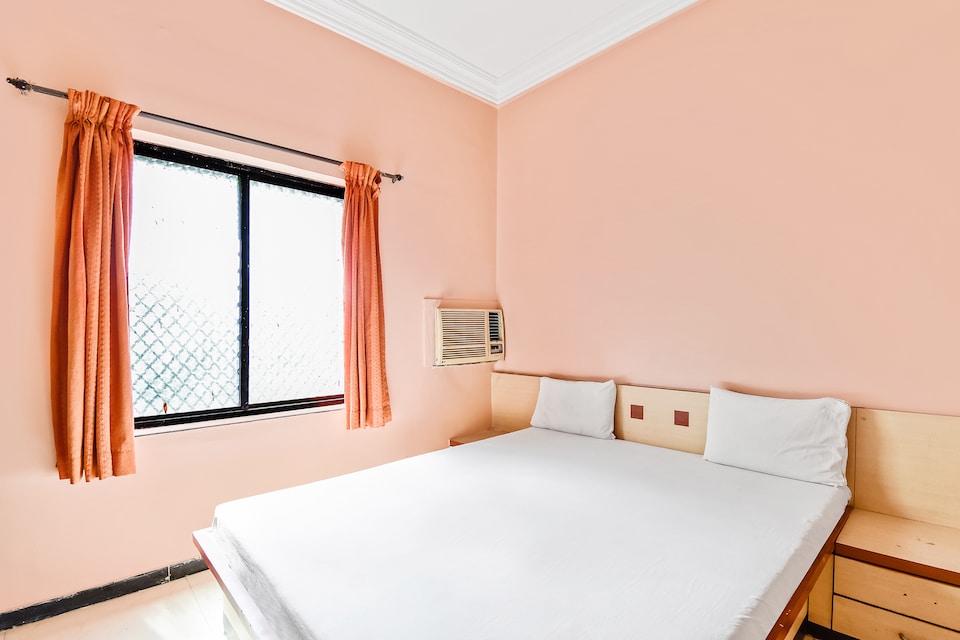 SPOT ON 48601 Shivneri Lodge, Tuljapur, Osmanabad