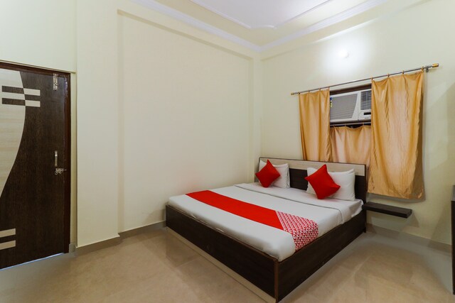 OYO 48602 Hotel Station View