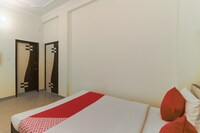 OYO 48602 Hotel Station View