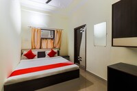 OYO 48602 Hotel Station View