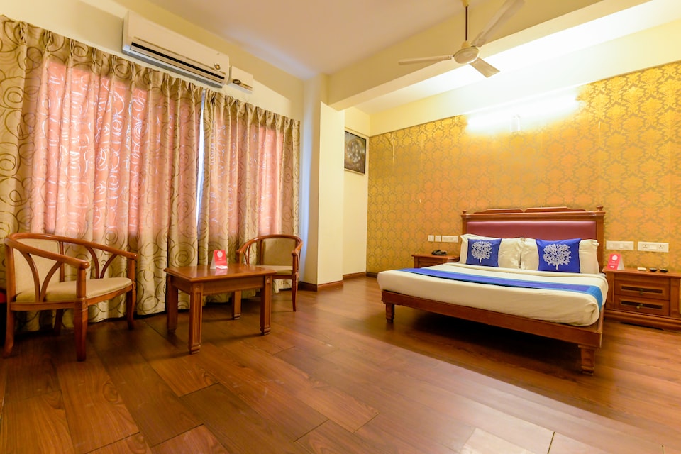 OYO 4802 Cochin City residency, MG Road Kochi, Kochi