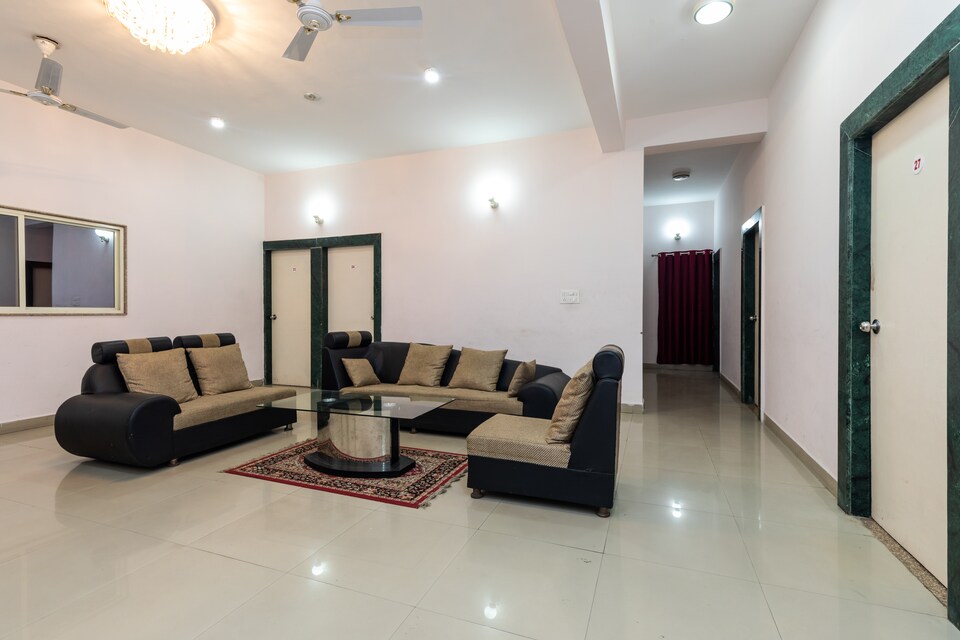 SPOT ON 48618 Vasundhara Gardens, Hoshangabad Road, Bhopal