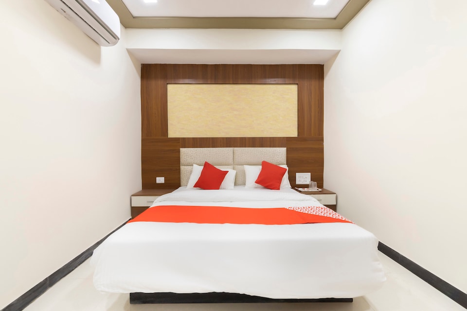 Flagship 48619 Hotel Anushri Villa, Ashram Road Ahmedabad, Ahmedabad