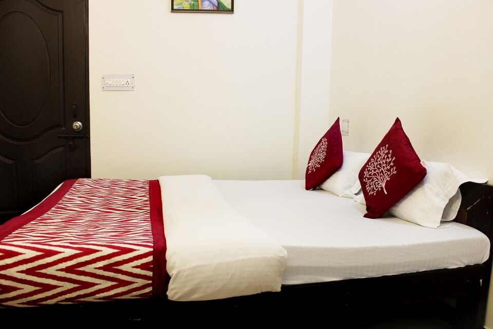OYO Rooms 142 Noida OIDB Sector 70, Noida City, Noida