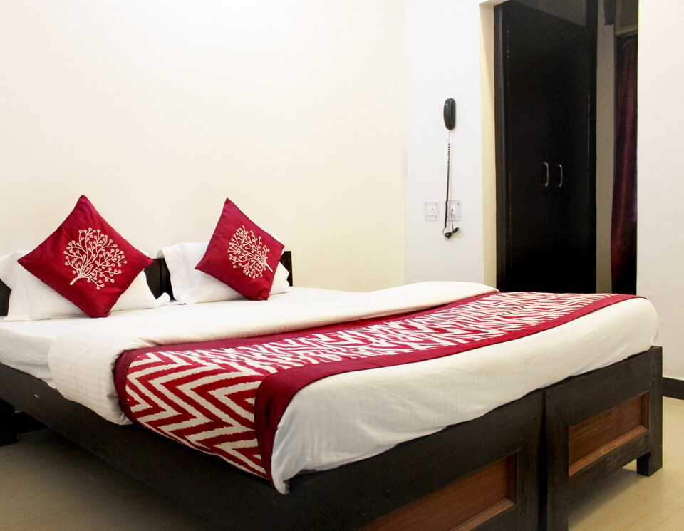 OYO Rooms 142 Noida OIDB Sector 70, Noida City, Noida