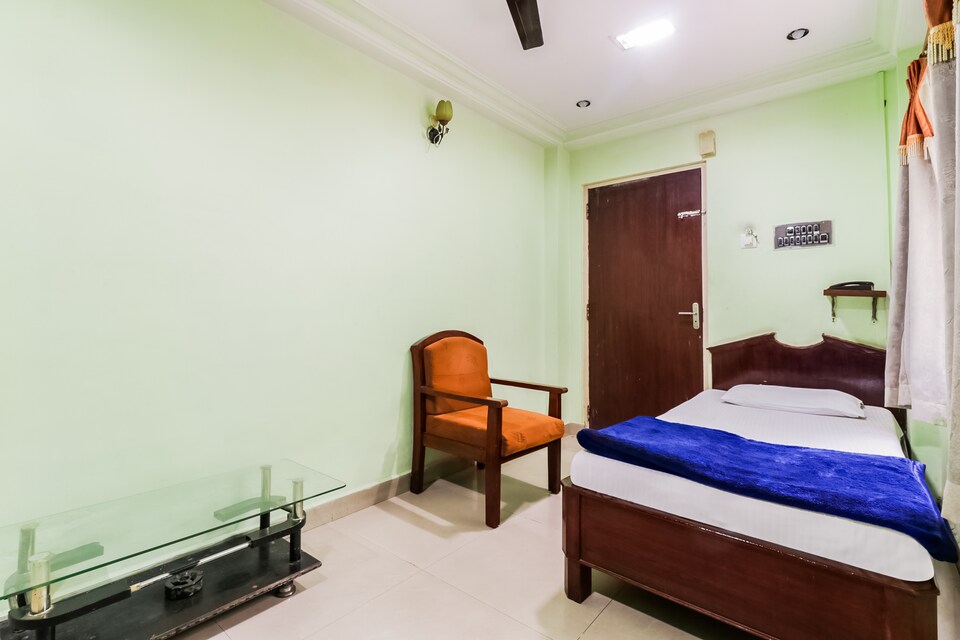 SPOT ON 48664 Akhil Residency , Governorpet Vijayawada, Vijayawada