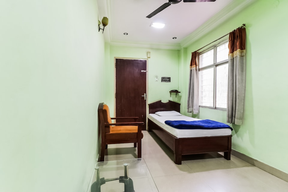 SPOT ON 48664 Akhil Residency , Governorpet Vijayawada, Vijayawada